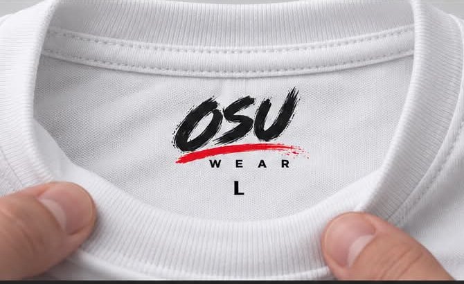 OSU WEAR-trykk på innsiden av nakken